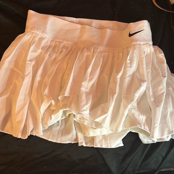 Nike Skirt - Picture 1 of 1